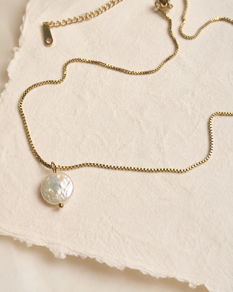 8K Gold Stainless Steel Shell Minimalist Pendant Necklace
